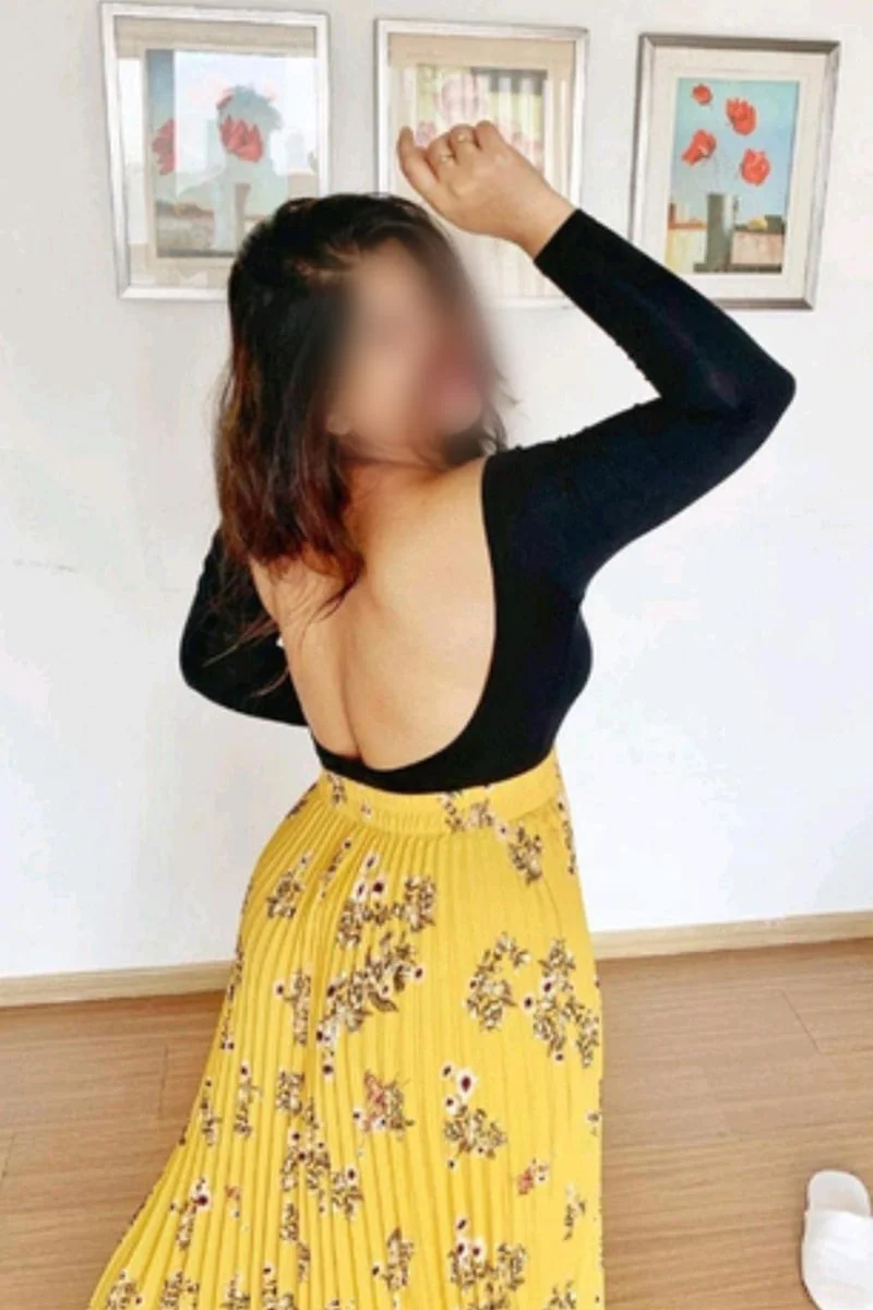 high profile Call Girls in Varanasi